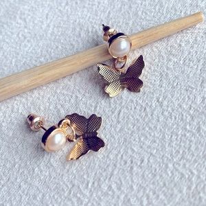 NEW Pearl stud + butterfly